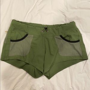 Oiselle athletic green shorts size 4